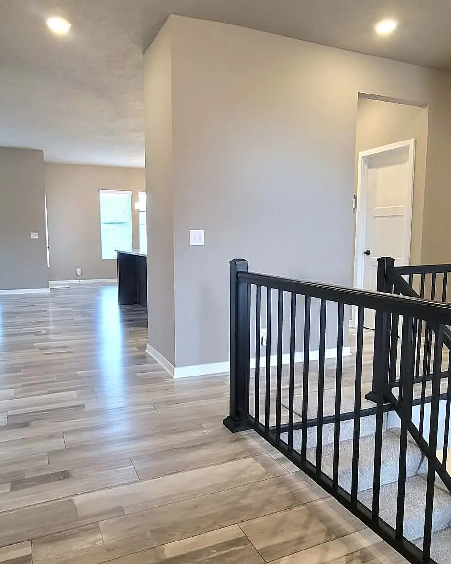 5 bed, 3300 sqft, $3,200 — Photo 3