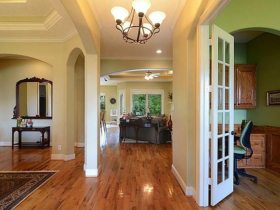The  Foyer gives form to the phrase "Architectural elegance and sophistication". A remarkable combination of arches and raised ceilings complement beautiful wood floors and create a space that is both stylish and tasteful.