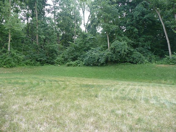 5th image of 60 Woodhaul Ct