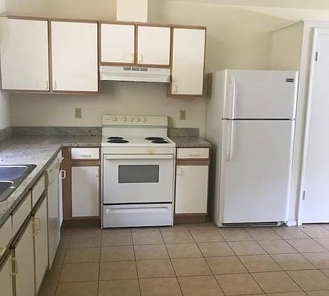 3rd image of 20003 Sunshine Dr #A