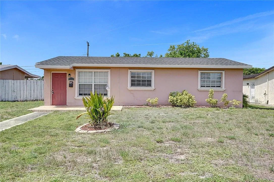 3 bed, 2.0 bath, 1189 sqft, $2,750 — Photo 2