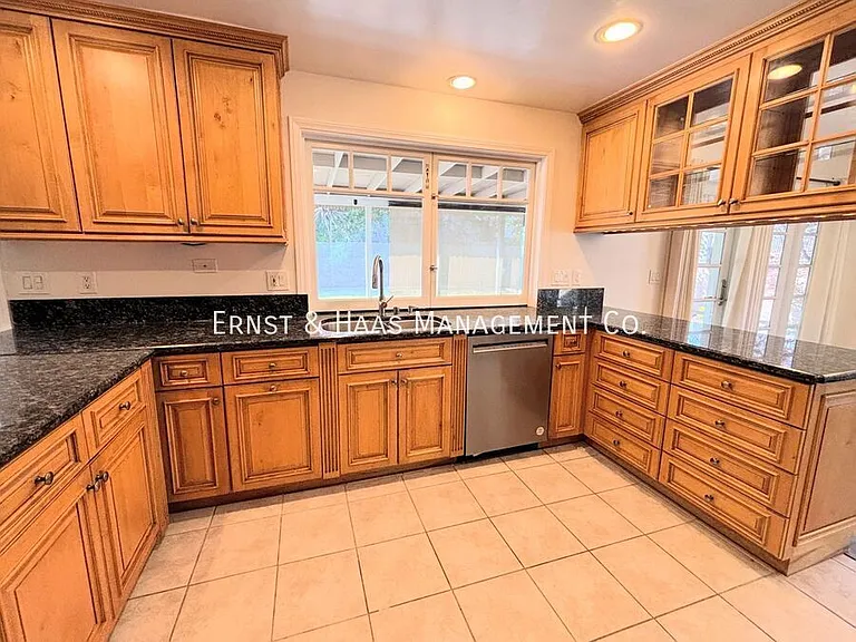 11381 Foster Rd — Photo 10