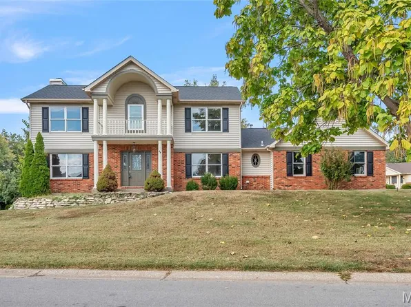 44 Normandy Dr, Lake Saint Louis, MO 63367