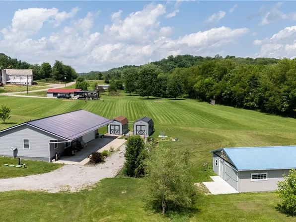 9427 Stonecreek Rd SW, Newcomerstown, OH 43832