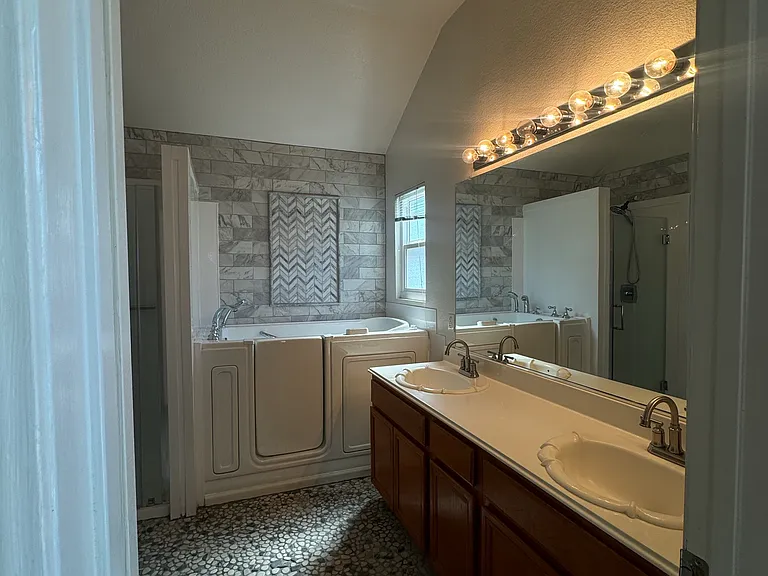 2613 Sheridan Rd — Photo 25
