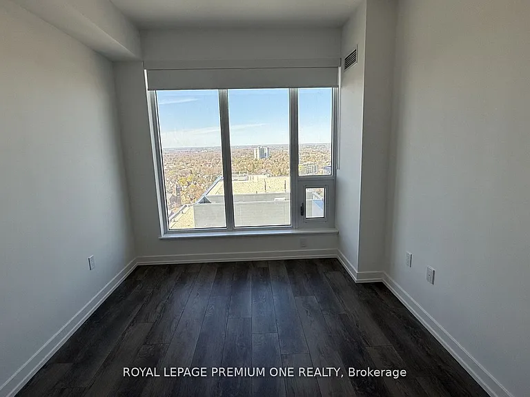 15 Wellington St S #2414 — Photo 24