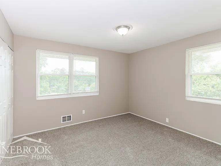 3621 Lexington Dr — Photo 12