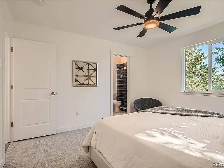 4264 S Halifax Way — Photo 8