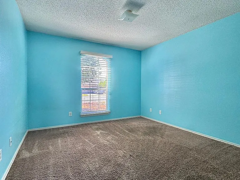 1205 Johnny Ln — Photo 9