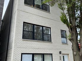 2355 W 18th Pl, Chicago, IL