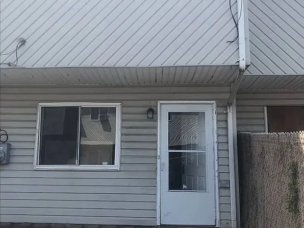 18 Betty Ct, Staten Island, NY 10303