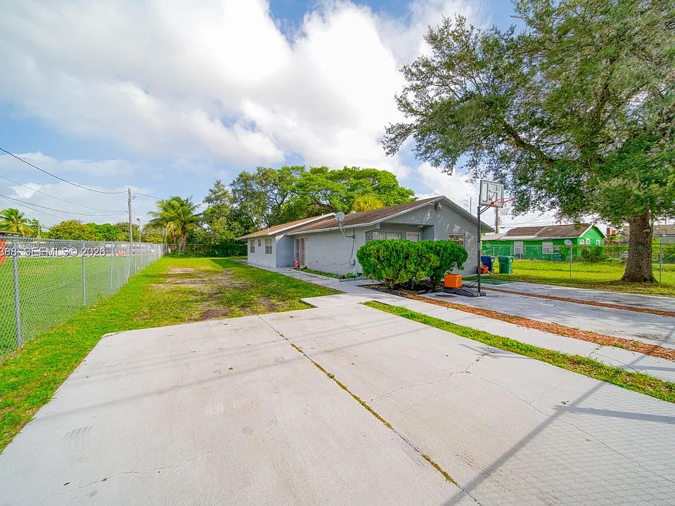 757 NW 95th Ter #757