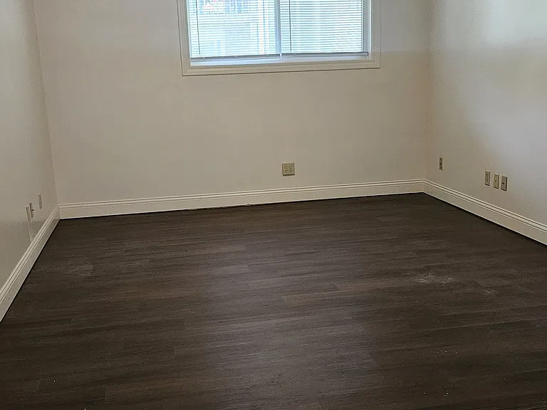 1208-1210 E Grove St #104 — Photo 6