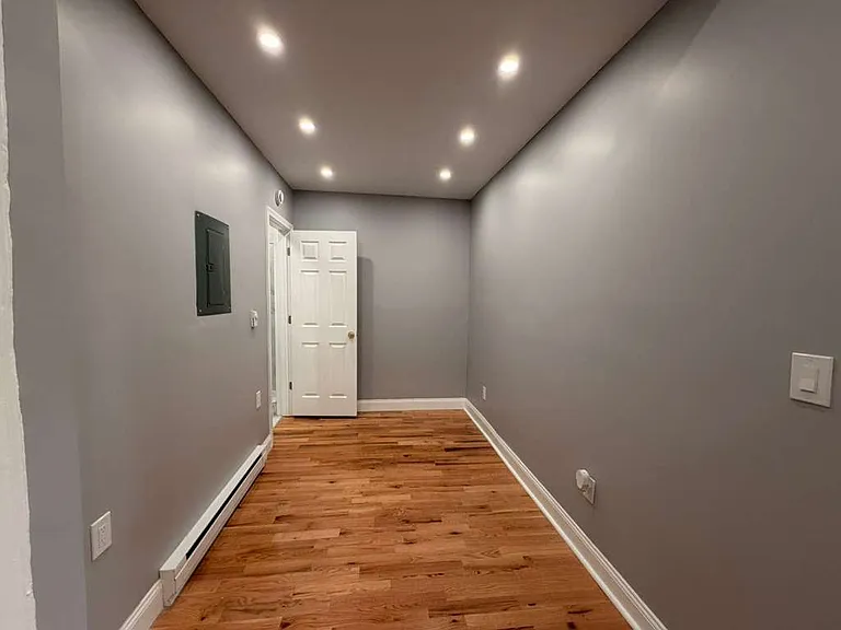 11 Gorham Ave #1O4 — Photo 4