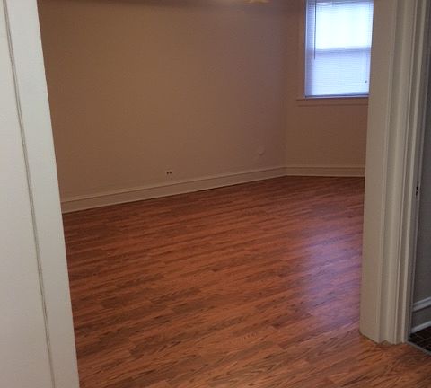 5th image of 7102 N Washtenaw Ave APT Gdn