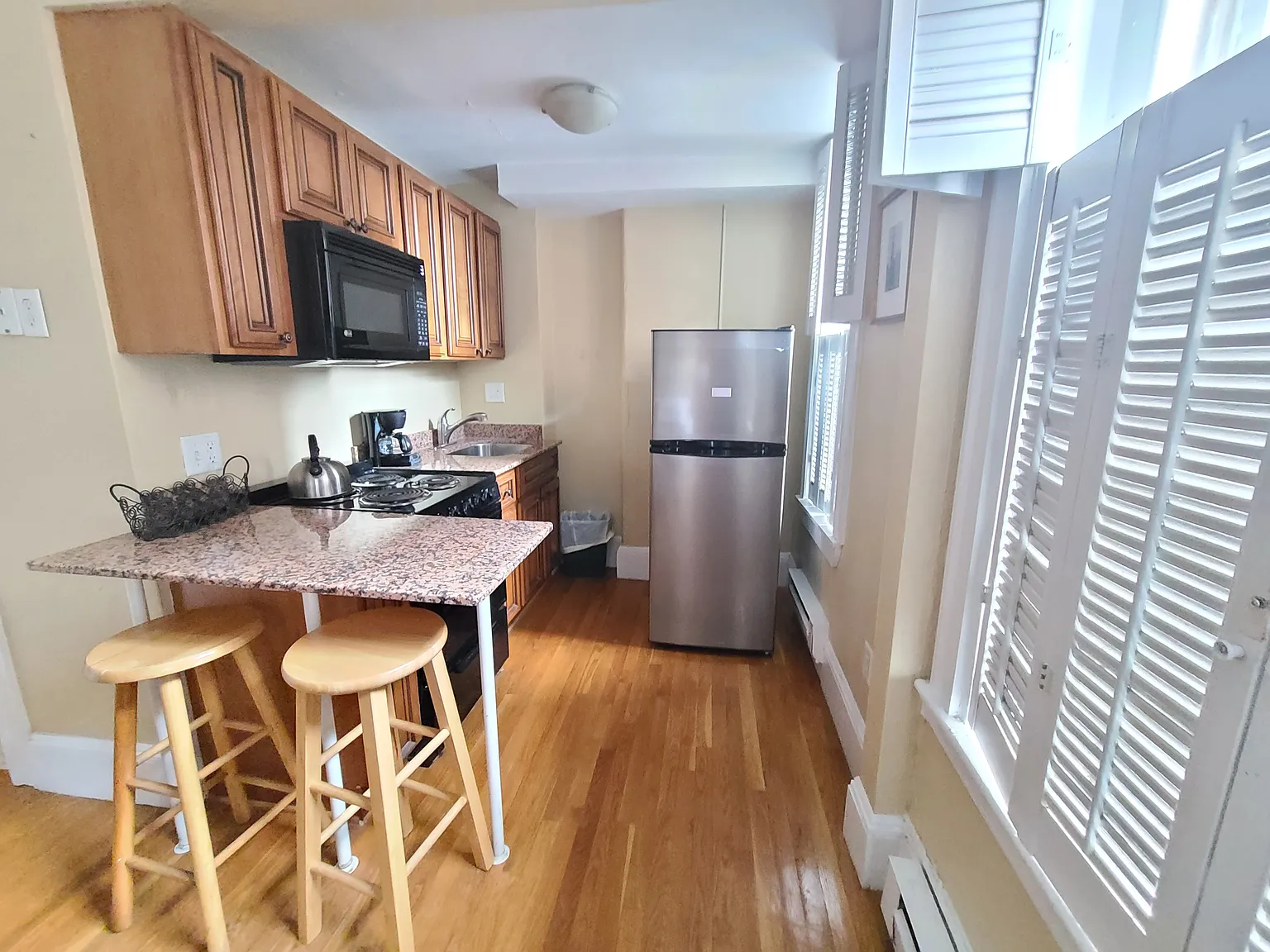 Studio, 9999 sqft, $2,400 — Photo 3