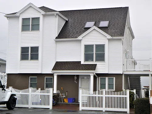 289 Portsmouth Ave #DOWN Photo 1
