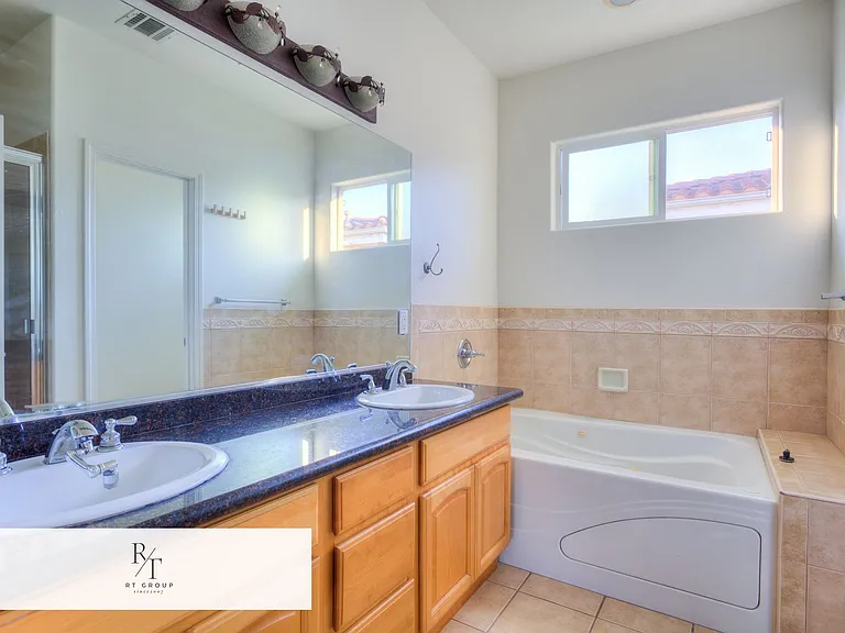 515 Florence Ave — Photo 16