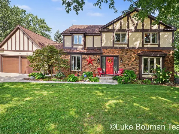 1046 Alden Ct, Holland, MI 49423