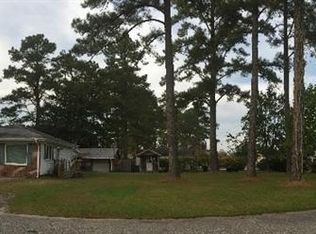 508 W Westbrook St, Wallace, NC 28466