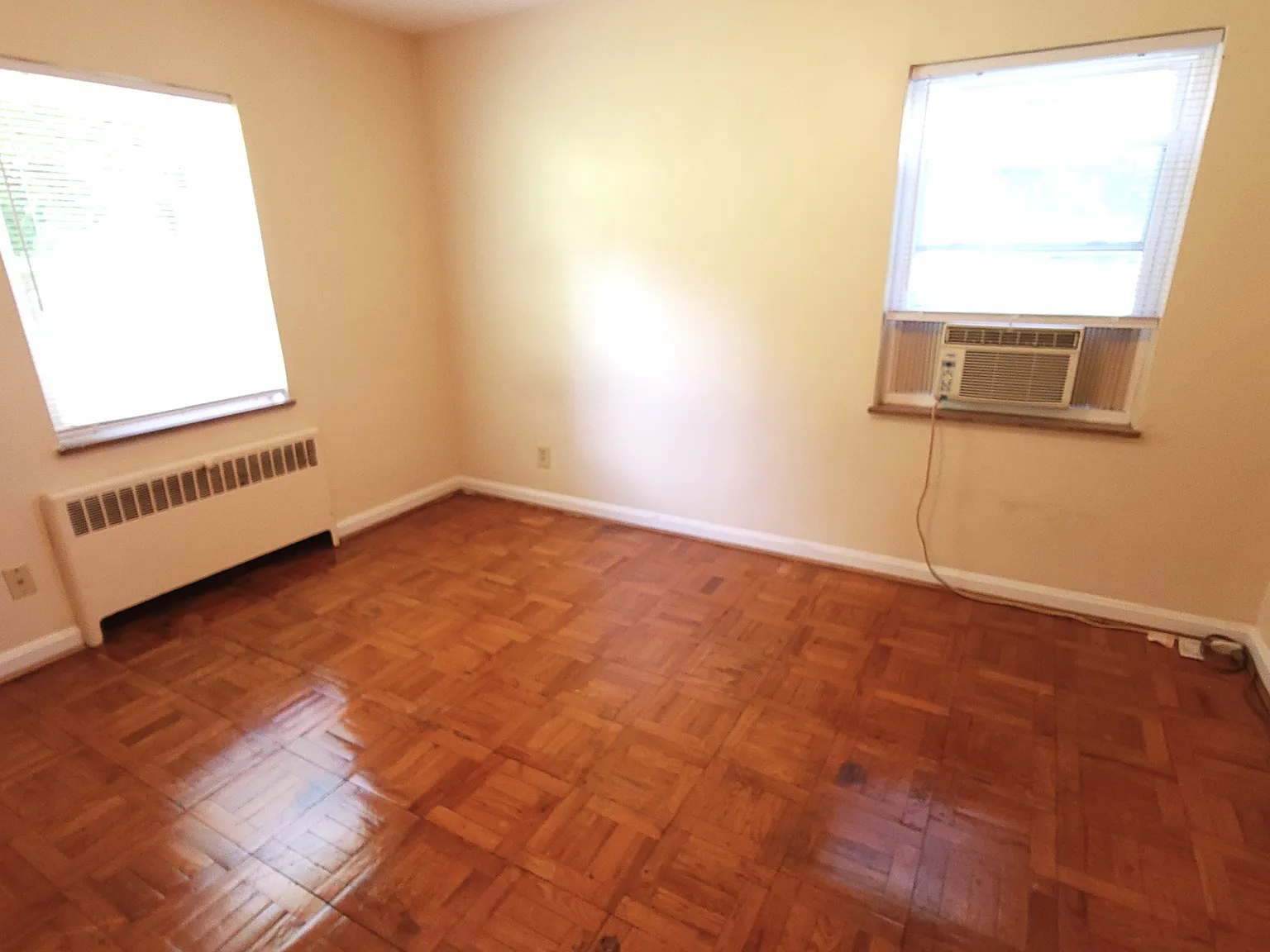 3897 Vine St — Photo 3