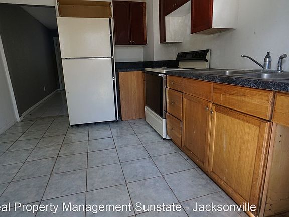 3rd image of 1771 Cleveland St APT 4