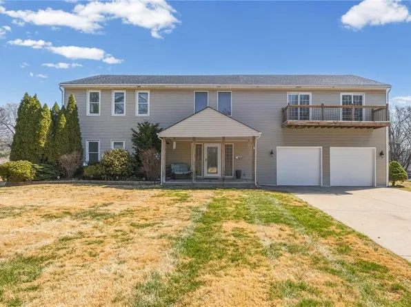 5239 Catalina St, Roeland Park, KS 66205