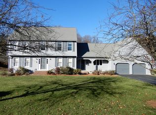 4 Lee Ann Dr, Norfolk, MA 02056