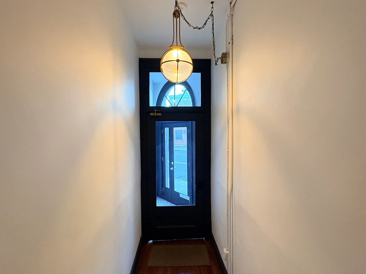 2 bed, 1.0 bath, 1200 sqft, $3,195 — Photo 2