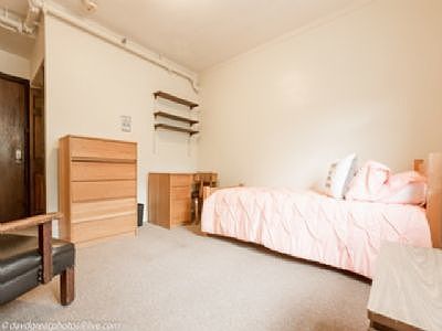 2nd image of 5748 S Blackstone Ave