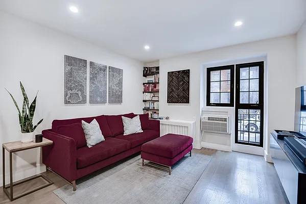 Rented by Compass | media 29