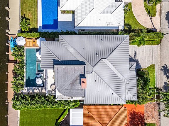 Riviera Reserve's prime location, surrounded by lush greenery and scenic waterways.