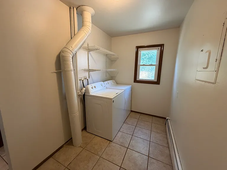 609 Belford St — Photo 18