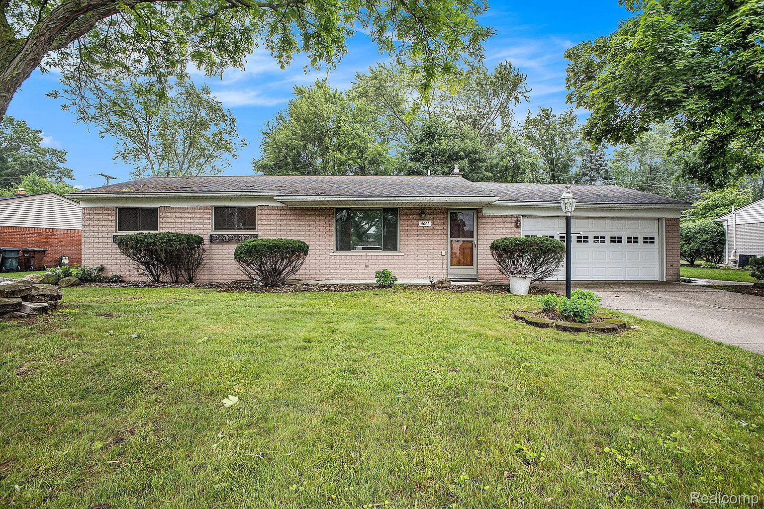 5666 Gibbing Rd photo 1
