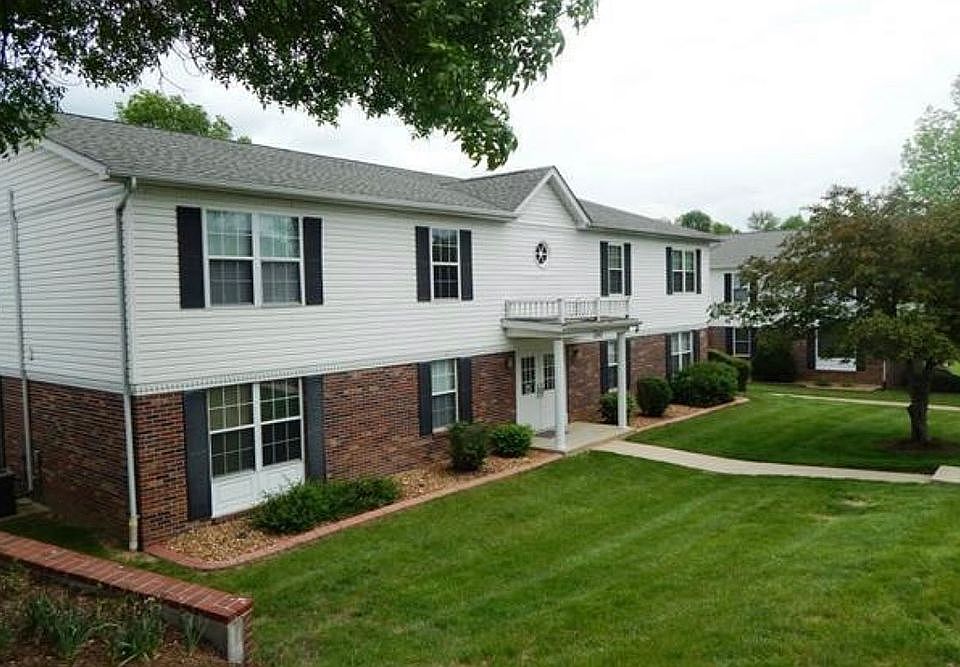 1st image of 244 Carriage Ct