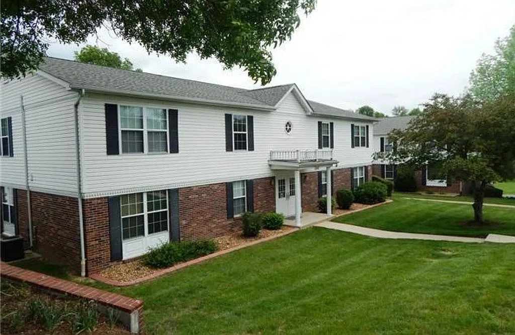 244 Carriage Ct photo 1