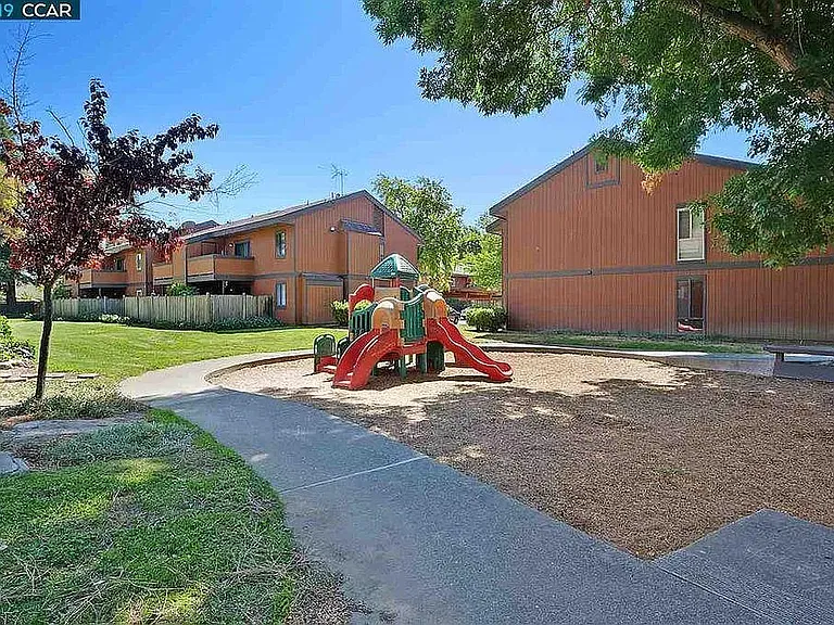 38627 Cherry Ln #98 — Photo 9