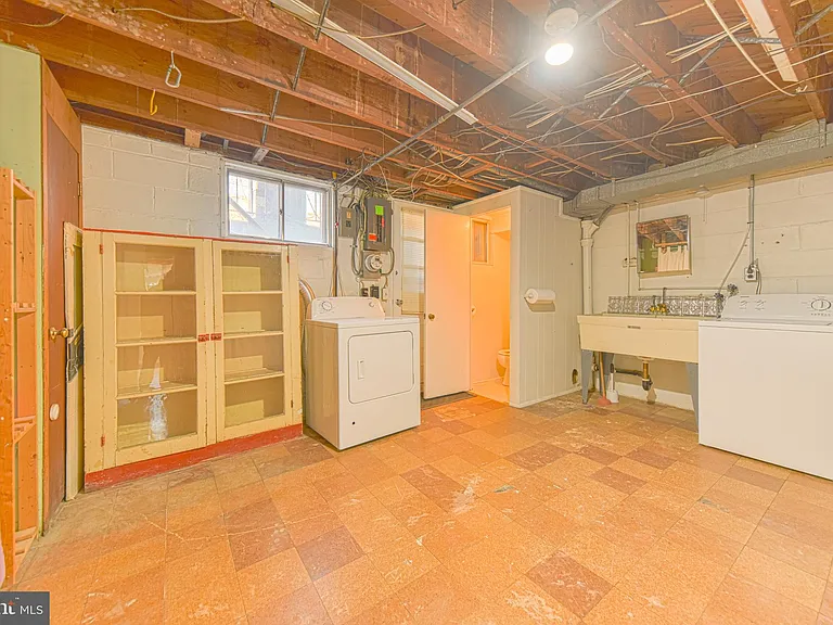 1130 Linden Ave — Photo 19
