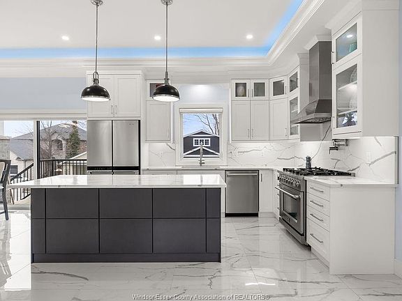 3rd image of 1118 Union St