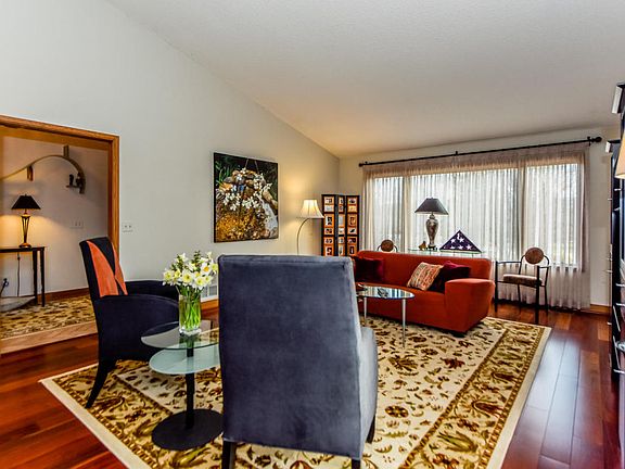 3rd image of 1023 Heritage Square Ct