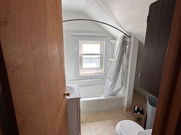 3rd image of 1320 Brainerd Ave