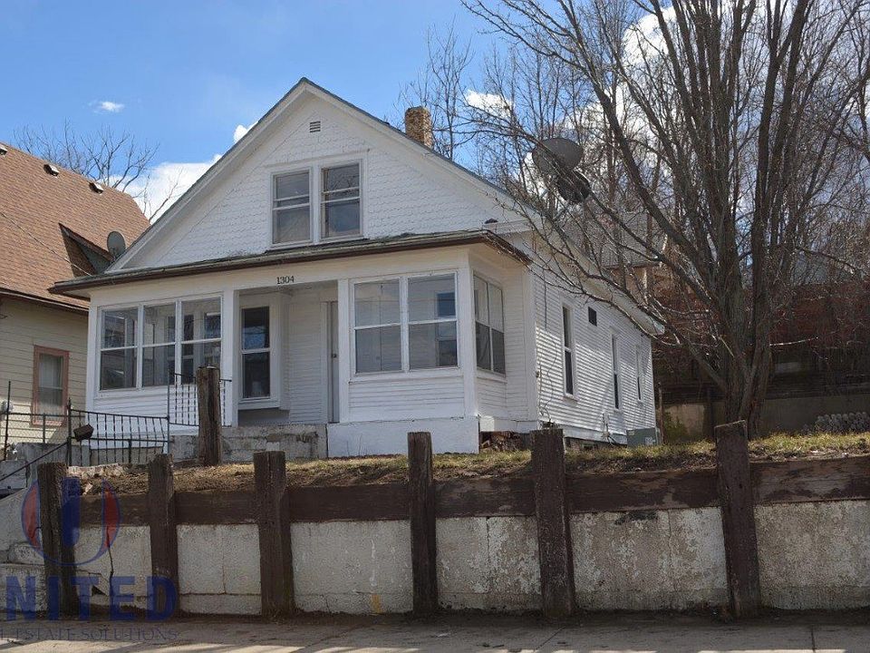 1st image of 1304 Villa Ave