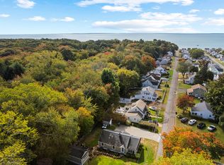 8 Billow Rd, Old Lyme, CT 06371