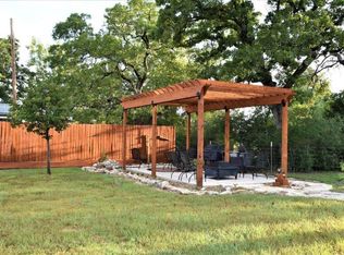 412 Leaning Oak Ln, Somerville, TX 77879
