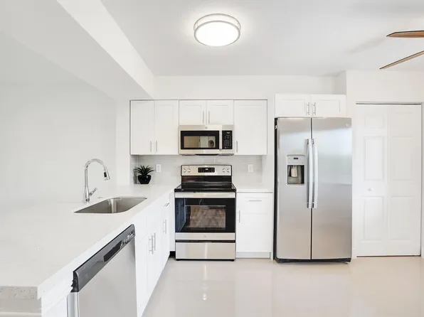 7320 Amberly Lane #403, Delray Beach, FL 33446
