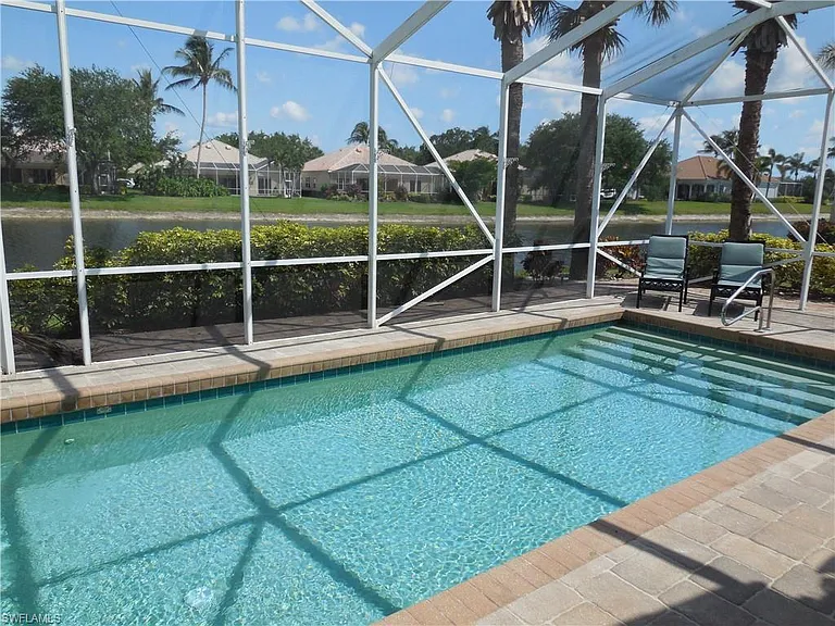 4456 Prescott Ln — Photo 2