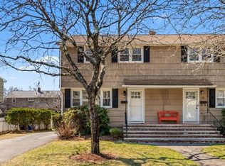 17 Charles Rd #17, Winchester, MA 01890