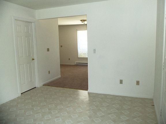 5th image of 492 Tall Cedar Ln