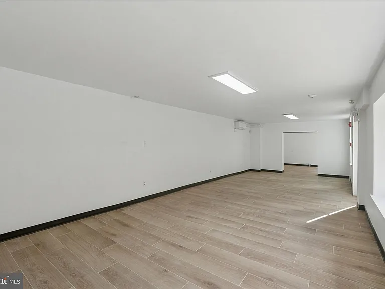 1538 Pine St #1R — Photo 6