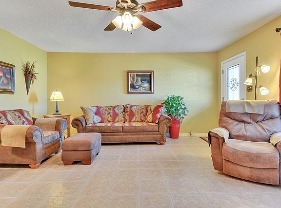 5th image of 111 Green Meadows Blvd